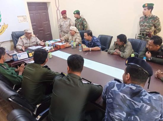 اللواء التميمي يطلع على الإنجازات الأمنية بالمكلا