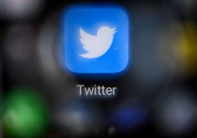تويتر تغلق مكاتبها مؤقتا وتسرح 50% من موظفيها