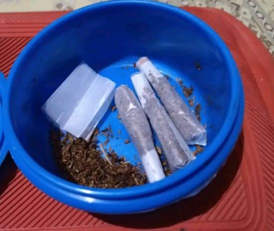 دورية لواء شبام تضبط مدمن مخدرات في دوعن