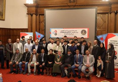 "الانتقالي" يكرم خريجي الجامعات البريطانية في شيفيلد