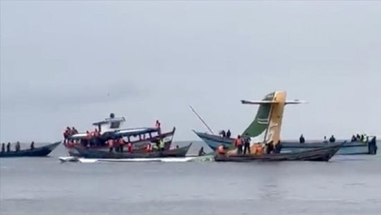 ارتفاع قتلى تحطم الطائرة في تنزانيا إلى 19 شخصًا