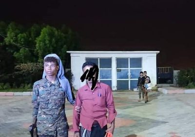 القبض على مخالفين لقرار حظر تعاطي القات بالمعلا