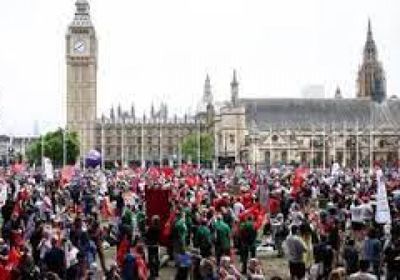 الآلاف يتظاهرون في لندن للمطالبة برحيل الحكومة