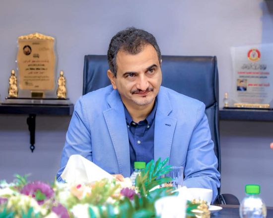 محافظ عدن يأمر بإيقاف المعتدين معلمة مجمع خديجة بالمنصورة