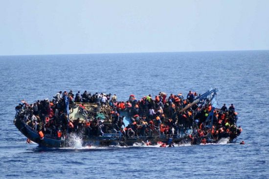 غرق مركب يقل 15 مهاجرا قبالة السواحل التونسية