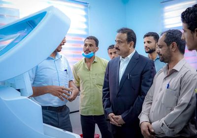 العولقي يتفقد التجهيزات الحديثة للمختبرات المركزية بشبوة
