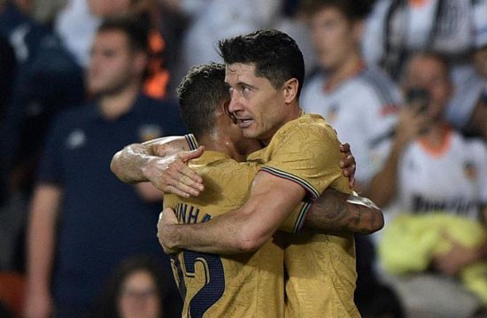 برشلونة يخطف فوزًا قاتلًا من أوساسونا