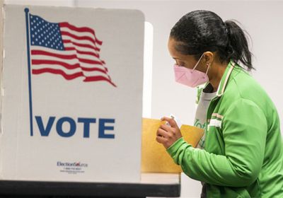 إغلاق مراكز الاقتراع في انتخابات التجديد النصفي بأمريكا
