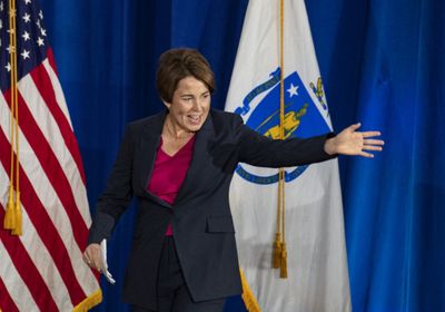 مثلية الجنس.. انتخاب مورا هيلي حاكمة لولاية أمريكية