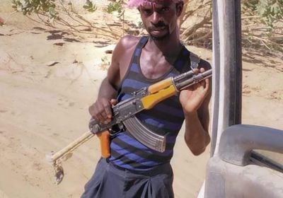 مهاجر إثيوبي يقتل امرأتين طعنا في مرخة السفلى