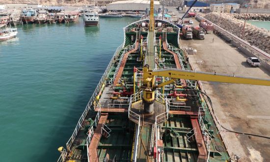 من المنحة السعودية.. وصول 4000 طن مشتقات نفطية إلى نشطون