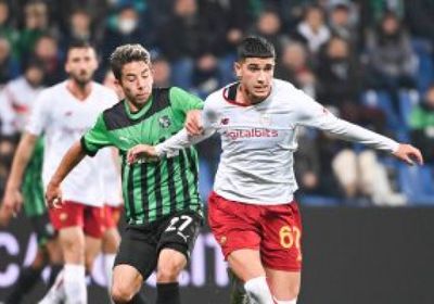 روما يتعادل مع ساسولو بالشوط الأول