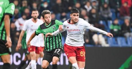 روما يتعادل مع ساسولو بالشوط الأول