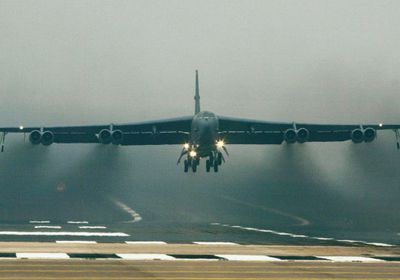 نشر قاذفتين بي 52 أمريكيتين لردع التهديدات الإيرانية بالخليج