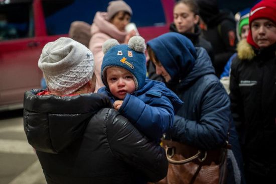 إجلاء اللاجئين الأوكرانيين قسرًا من الفنادق بإيطاليا