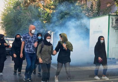 احتجاجات إيران تمتد للمدارس والجامعات والأسواق