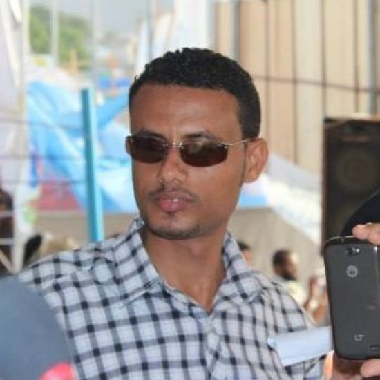 المحرمي يطالب بإنهاء تمرد مأرب على تسليم الإيرادات للبنك المركزي