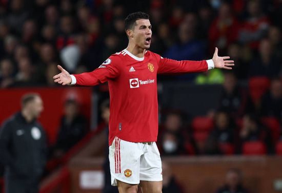 رونالدو يطلق نيرانه على مسؤولي مانشستر يونايتد