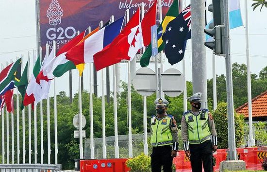 رؤساء وفود دول قمة العشرين يصلون إندونيسيا