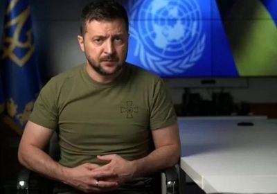 زيلينسكي يتهم روسيا بتدمير بنى خيرسون التحتية