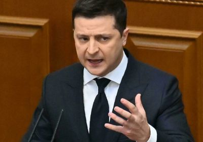 زيلينسكي يدعو العالم لإنهاء الحرب الروسية