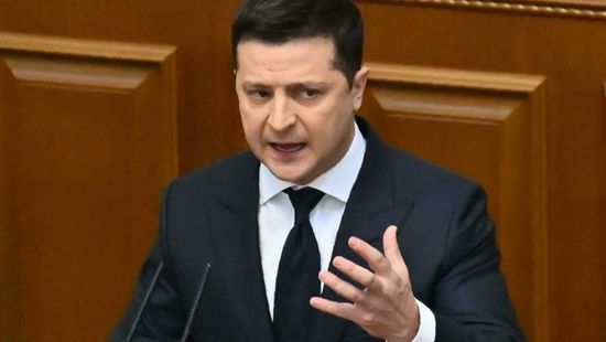 زيلينسكي يدعو العالم لإنهاء الحرب الروسية