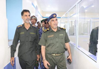 مدير أمن ساحل حضرموت يتفقد مركز شرطة المكلا