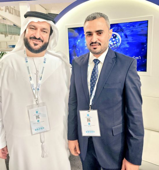 الشيخ يلتقي بالريسي في أبوظبي خلال مشاركته بالكونغرس العالمي للإعلام