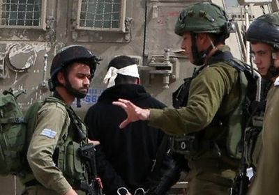الاحتلال يعتقل 13 فلسطينيًا بالضفة الغربية