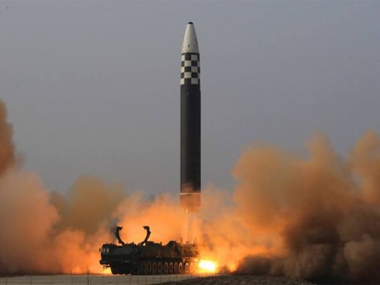 كوريا الشمالية تطلق صاروخًا باليستيًا تجاه البحر الشرقي