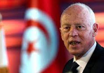 مسؤول تونسي يدعو قيس سعيد لإغلاق فيسبوك