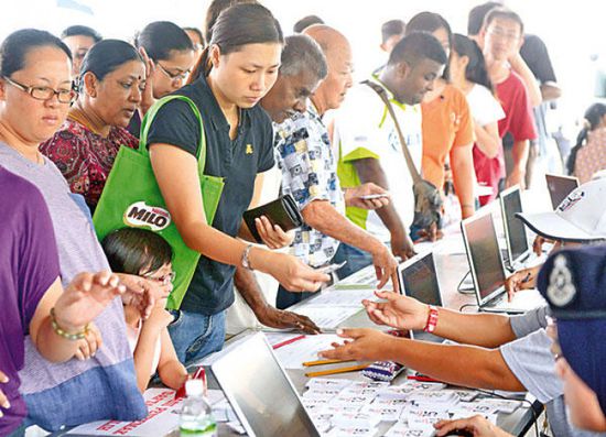 اليوم.. الماليزيون يصوتون في الانتخابات البرلمانية