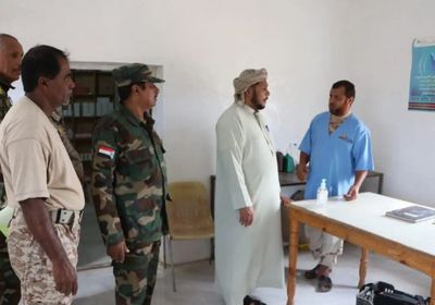 الثقلي يفتتح الوحدة الصحية باللواء الأول في سقطرى