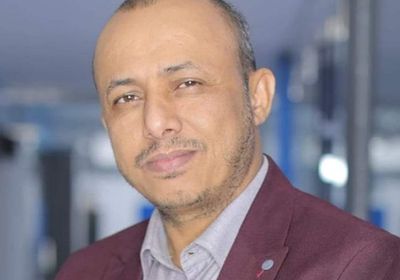 أبوعوذل: معين عبدالملك سبب أزمة النزوح الحالية بالجنوب