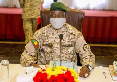 المجلس العسكري بمالي يحظر منظمات تمولها فرنسا