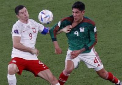 انتهاء مباراة بولندا والمكسيك بالتعادل السلبي