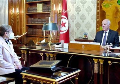الرئيس التونسي يتابع مع رئيسة حكومته سير العمل