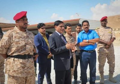 البحسني وبن ماضي يتفقدان ميناء الضبة النفطي