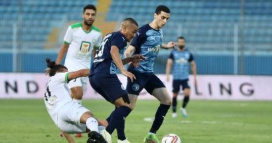التعادل يحسم الشوط الأول من مباراة بيراميدز والبنك الأهلي