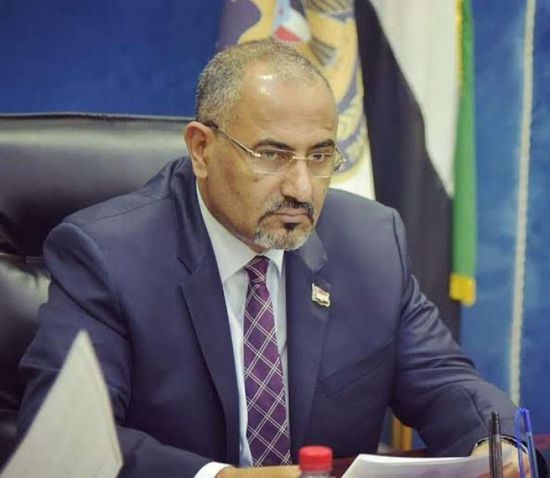 الرئيس الزُبيدي يعزي العميد أحمد مطهر بوفاة والدته