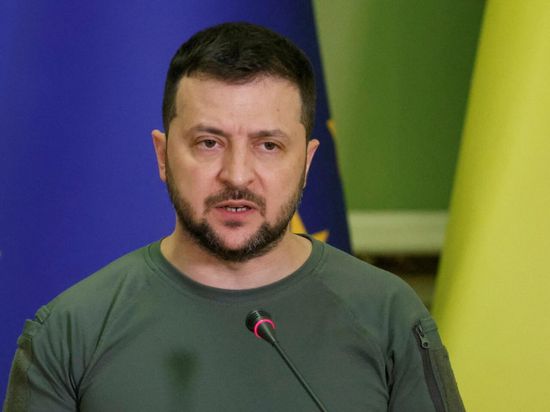 زيلينسكي يعتبر الغارات الروسية على "الكهرباء" جريمة ضد الإنسانية
