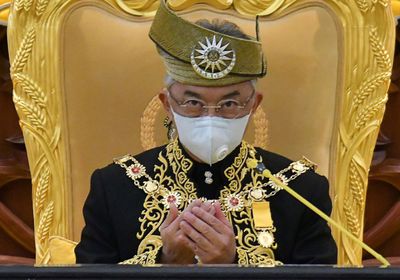 ملك ماليزيا يعين أنور إبراهيم رئيسًا للوزراء