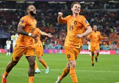 هولندا تقارع الأكوادور للصعود إلى الدور الثاني