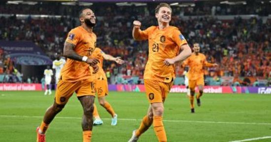 هولندا تقارع الأكوادور للصعود إلى الدور الثاني