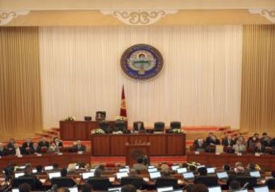اندلاع حريق داخل البرلمان في قرغيزستان