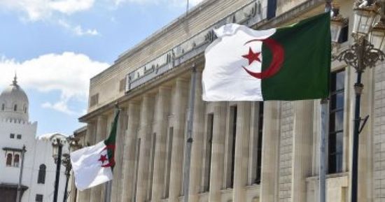 مشروع قانون جديد لمكافحة غسيل الأموال بالجزائر
