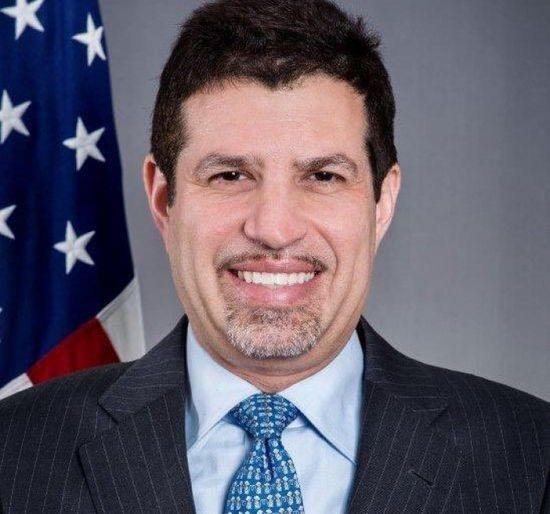 السفير الأمريكي يجدد إدانته لهجمات الحوثيين الإرهابية بالجنوب
