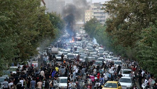 فرنسا تتبنى قرارًا يدعم المتظاهرين الإيرانيين