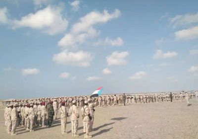 عرض عسكري للواء التاسع صاعقة احتفالا بيوم الاستقلال