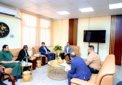 محافظ عدن والمنسق الأممي يناقشان سبل الاستفادة من الدعم الدولي